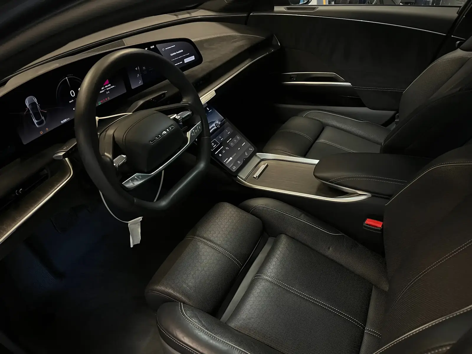Wnętrze Lucid Air po detailingu w WM Detail w Dąbrowie Górniczej